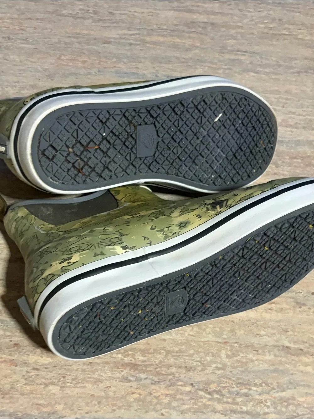 Sureway Deck 500 Overland Olive Green Camo Slip-On Rain Ankle Boots